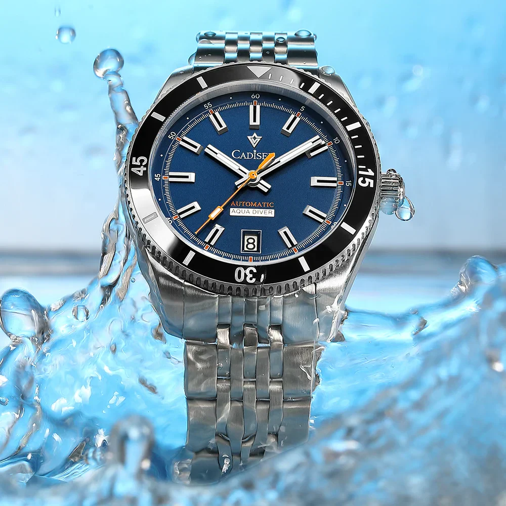 Automatic men's wristwatch with ceramic bezel and 10Bar waterproof feature.