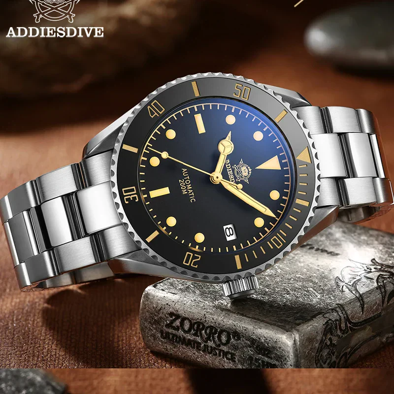 Men's automatic diving watch with sapphire glass, 200M water resistance, and luminous night light.