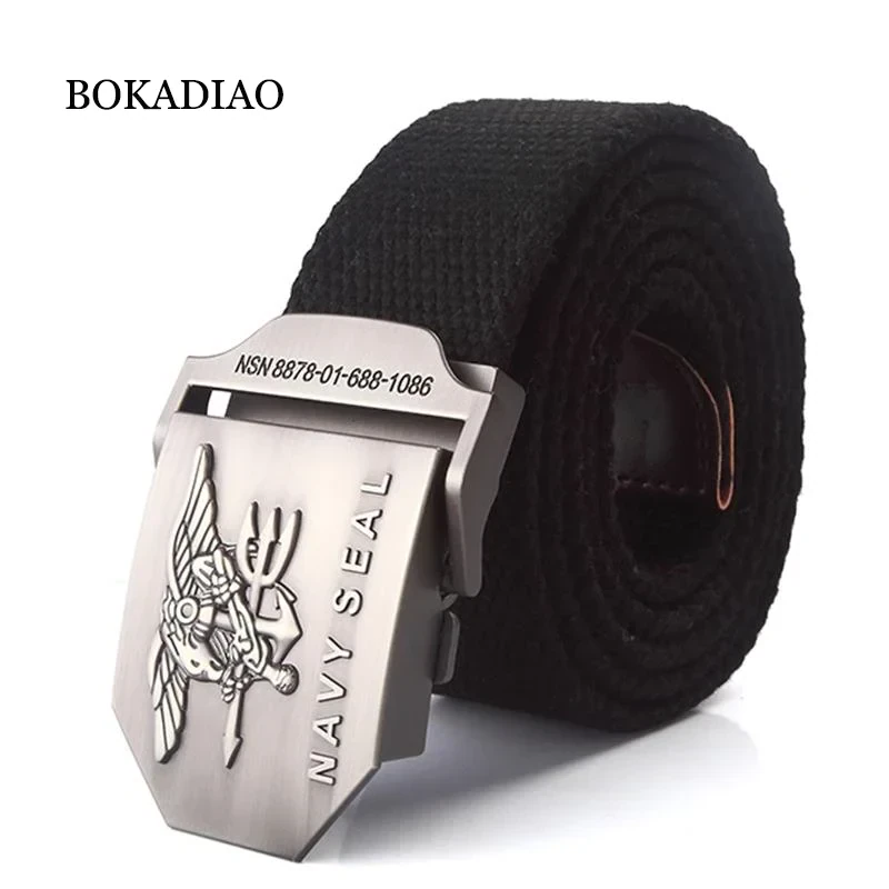Men's canvas belt featuring a US Marines emblem buckle for military-inspired style.