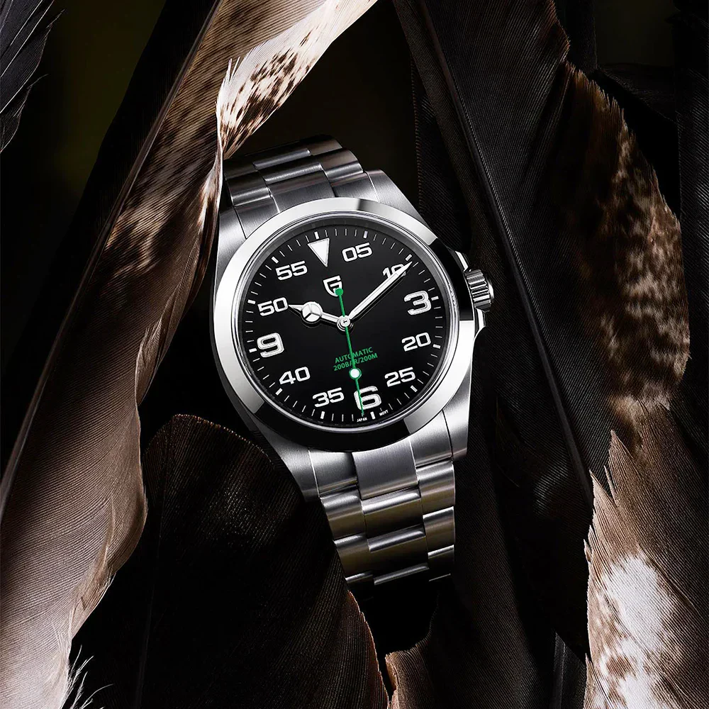 Automatic Watch with NH35 Movement, 200M Water Resistance.