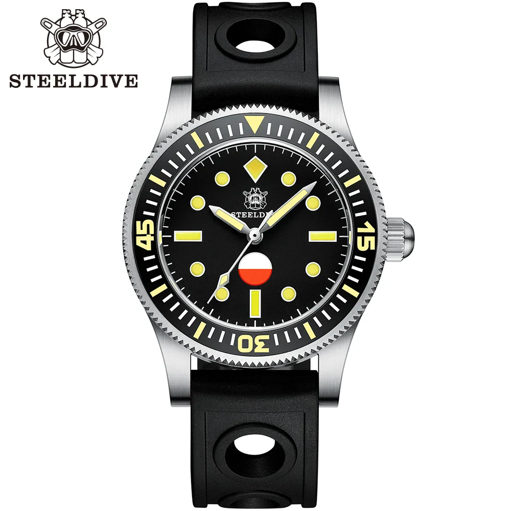 High-quality SteelDive 1962 62 MAS dive watch with black dial and luminous markers.