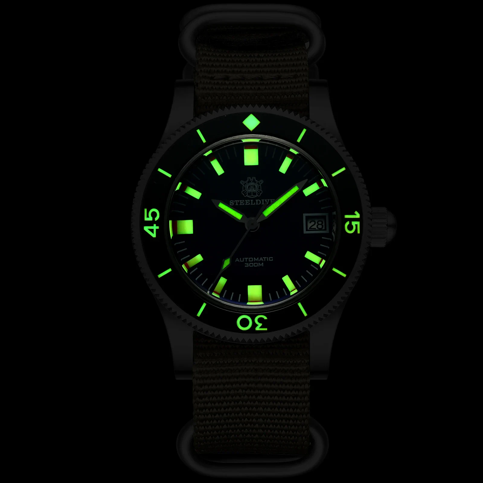 Luminous STEELDIVE 1962 62 MAS dive watch with glow-in-the-dark markers.