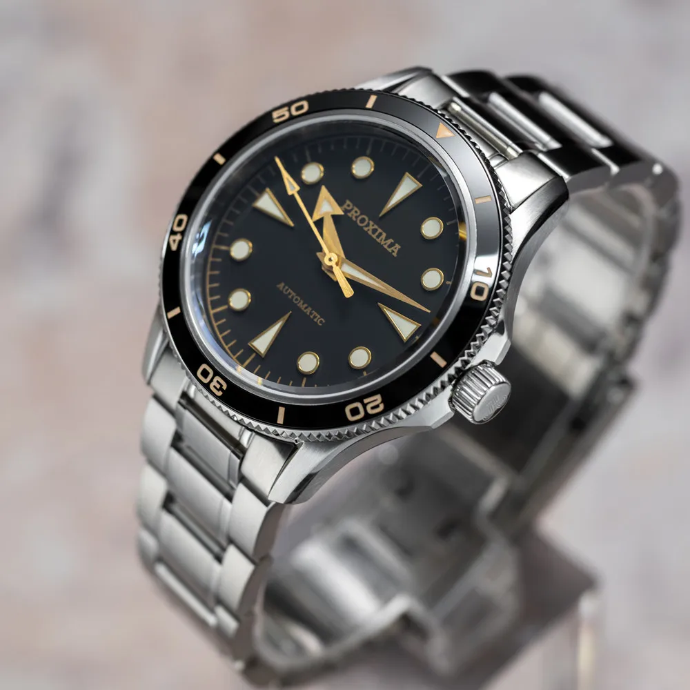 Luxury men's Proxima 39mm automatic watch with ceramic bezel and luminous details.