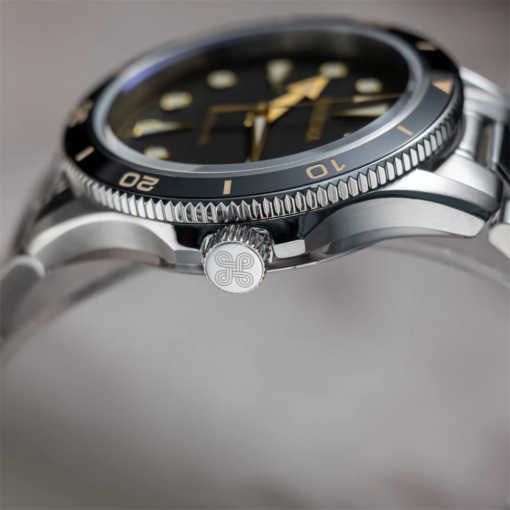 Elegant men's luxury watch with ceramic bezel and luminous details.