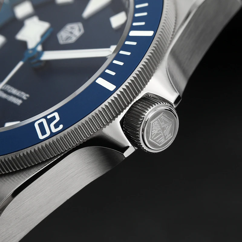 San Martin SN0121TD titanium diving watch with automatic movement, 300m waterproof.