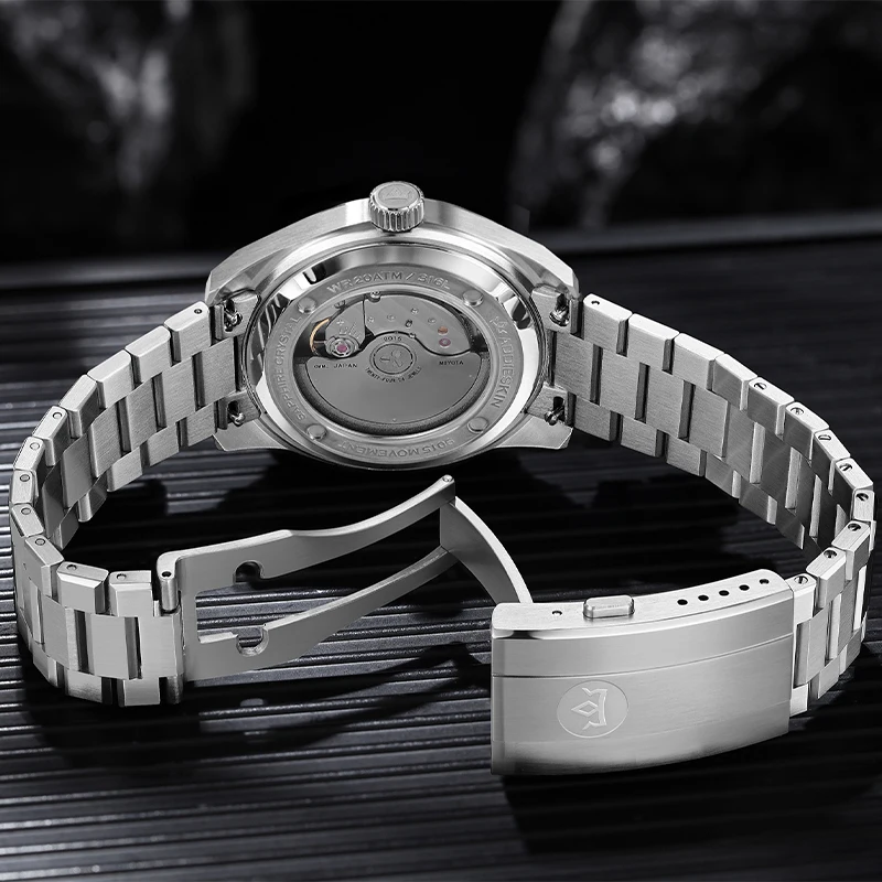 Men's titanium watch with sapphire glass, luminous dial, and automatic movement.