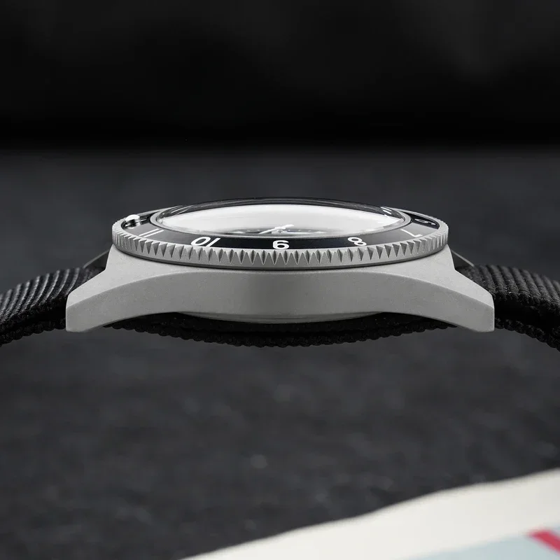 Watchdives WD1972 Quartz Watch VH31 Sweep Seconds Movement Sapphire Crystal BGW9 Luminous 20Bar Waterproof Vintage Men Watches