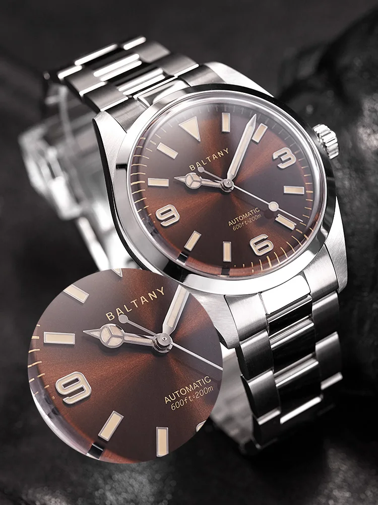 Automatic men's wristwatch with stainless steel strap and brown dial, water-resistant up to 200 mete.